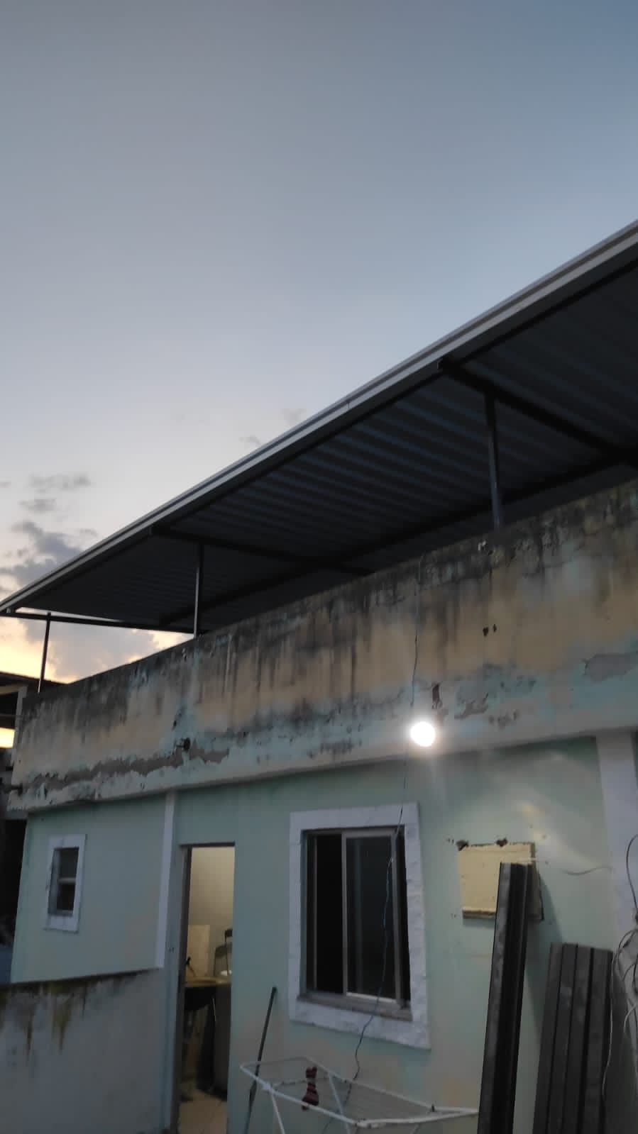 Cobertura metálica residencial executada pela COBER-TOLDOS no Rio de Janeiro